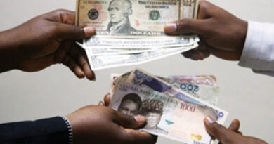 Naira depreciates to N1,660 in parallel market, as scarcity hits dealers